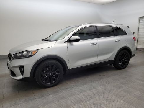 Used 2020 Kia Sorento EX FWD image 2