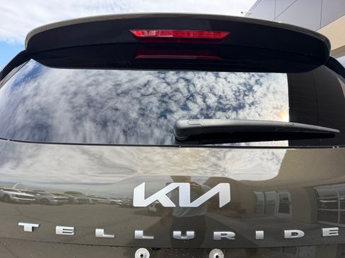 Used 2022 Kia Telluride S FWD image 24