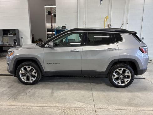 Used 2018 Jeep Compass Limited AWD/4WD image 6