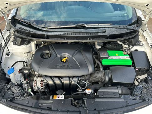 Used 2017 Hyundai Elantra GT FWD image 30