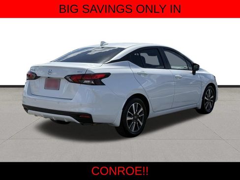 Used 2022 Nissan Versa SV w/ Trunk Package FWD image 5