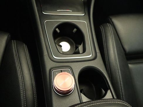 Used 2018 Mercedes-Benz CLA 250 image 21