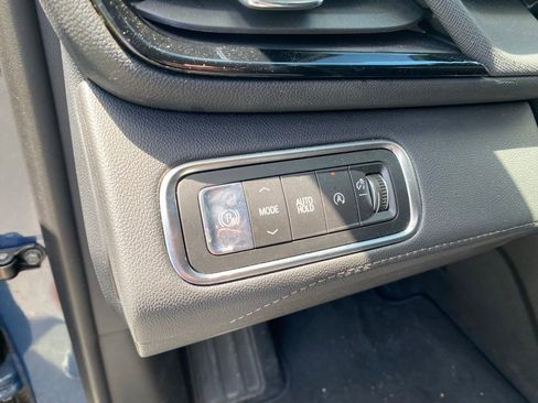 Used 2025 Buick Enclave Preferred FWD image 17