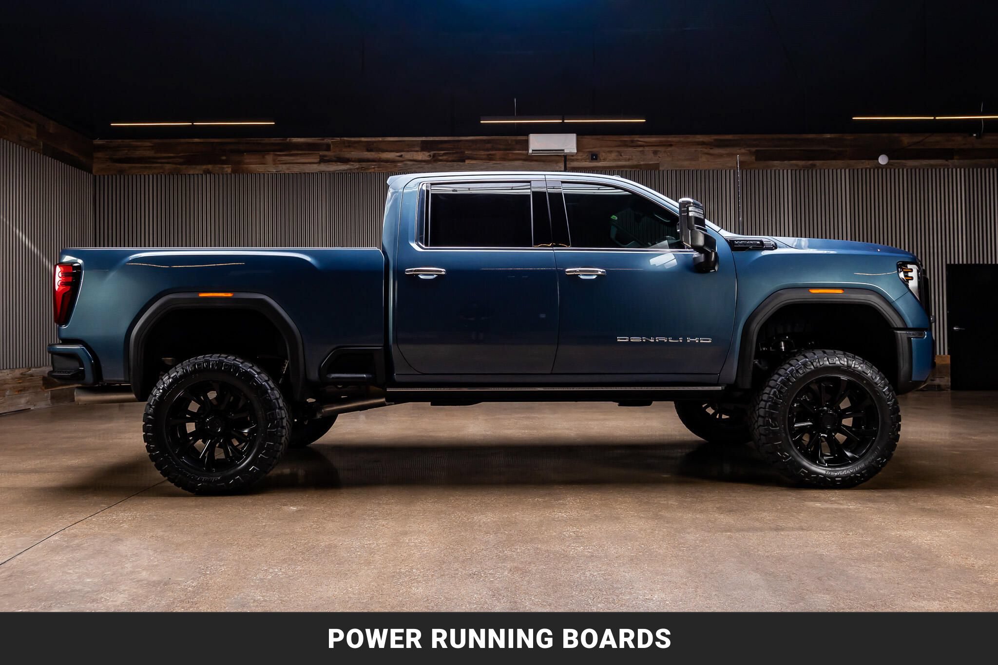 Used 2025 GMC Sierra 2500 Denali Ultimate w/ Max Trailering Package AWD/4WD image 11