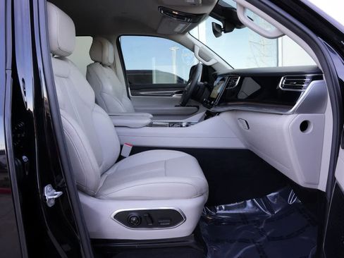 Used 2022 Jeep Wagoneer Series III w/ Convenience Group I image 23