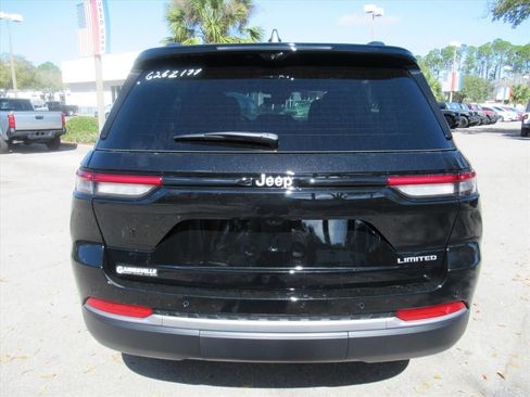 New 2026 Jeep Grand Cherokee Limited w/ Luxury Tech Group II RWD image 6