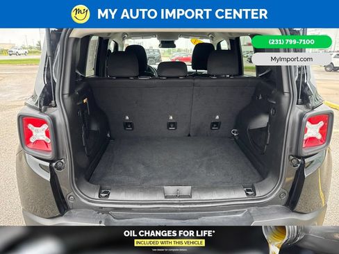 Used 2023 Jeep Renegade Latitude AWD/4WD image 25