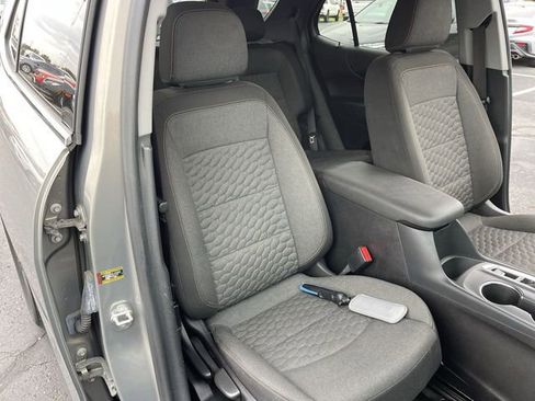 Used 2018 Chevrolet Equinox LT image 23