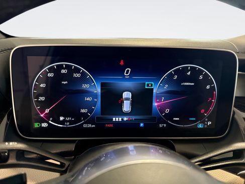 Used 2023 Mercedes-Benz GLC 300 4MATIC image 13