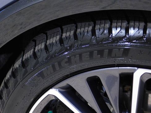 Used 2024 Toyota Prius XLE image 99