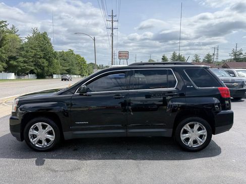 Used 2017 GMC Terrain SLE w/ Driver Alert Package I FWD image 3