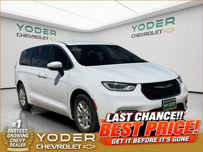 Used 2023 Chrysler Pacifica Touring-L