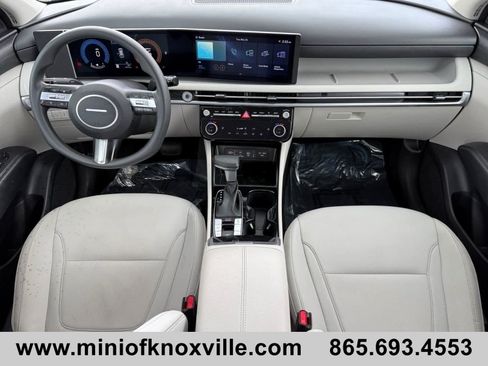 Used 2025 Hyundai Tucson SEL FWD image 17