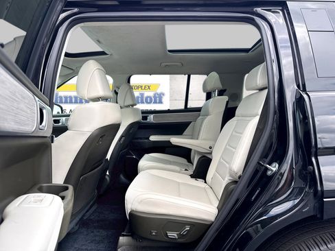 Used 2025 Hyundai Santa Fe Calligraphy AWD/4WD image 10