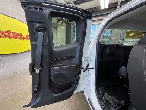 Used 2022 Chevrolet Colorado LT w/ Fleet Safety Package image 17