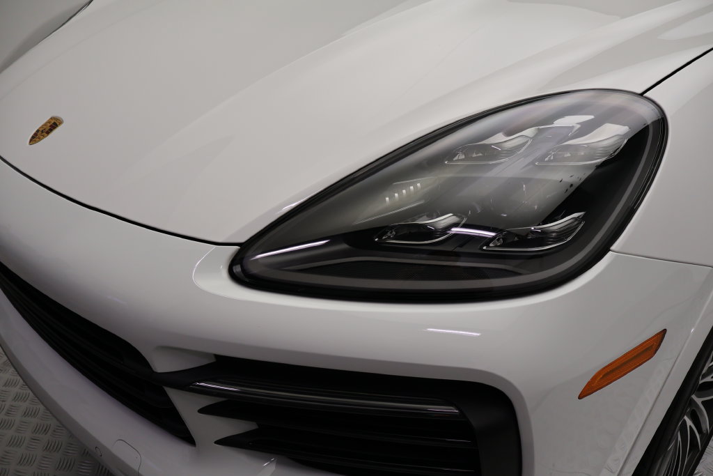 Certified 2023 Porsche Cayenne S AWD/4WD image 3