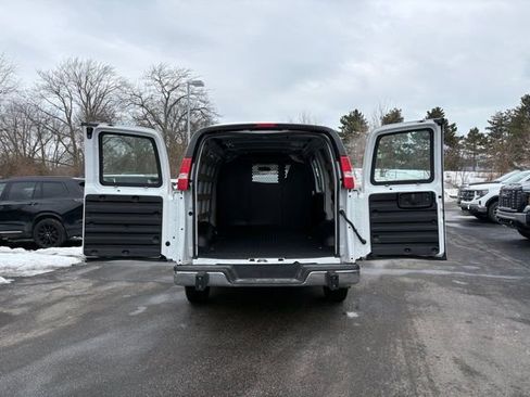 Used 2024 Chevrolet Express 2500 w/ Driver Convenience Package image 7
