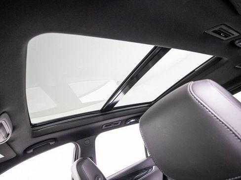 Used 2025 Cadillac XT6 Premium Luxury image 30