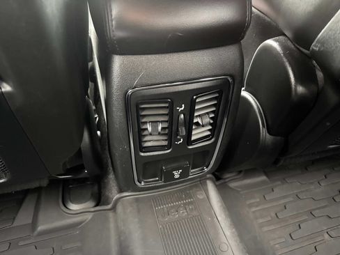 Used 2021 Jeep Grand Cherokee Laredo X RWD image 17