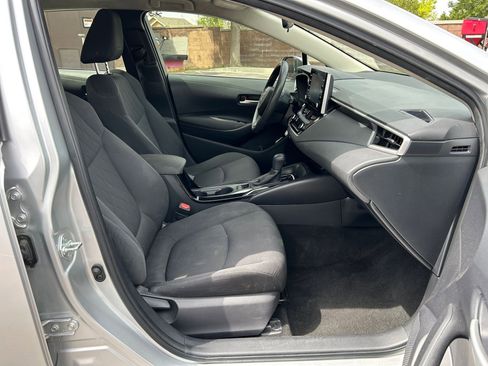 Used 2020 Toyota Corolla LE FWD image 29