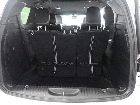 Used 2024 Chrysler Pacifica Select image 24