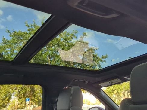 Used 2025 Jaguar F-PACE R-Dynamic S image 21