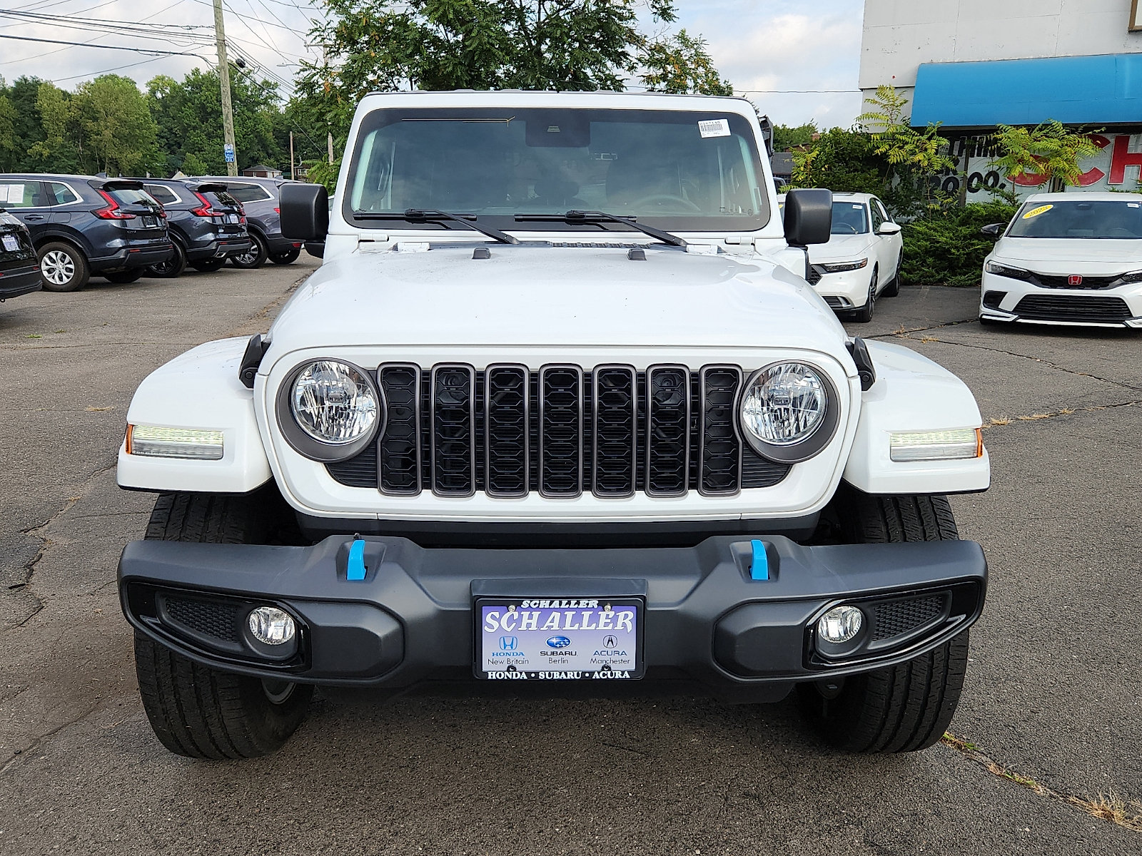 Used 2024 Jeep Wrangler Unlimited w/ Convenience Group AWD/4WD image 2