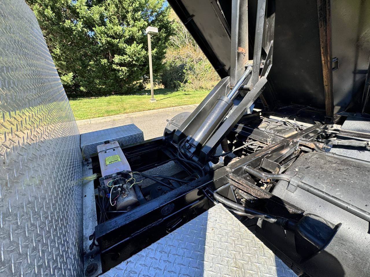 Used 2018 Ford F550 4x4 Regular Cab Super Duty image 13