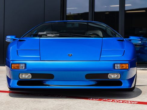 Used 1998 Lamborghini Diablo SV RWD image 8