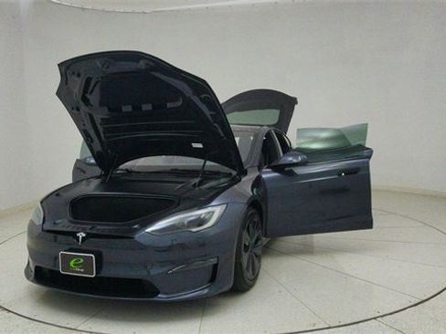 Used 2025 Tesla Model S image 66