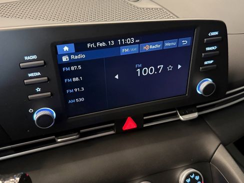 Used 2025 Hyundai Elantra SE image 13