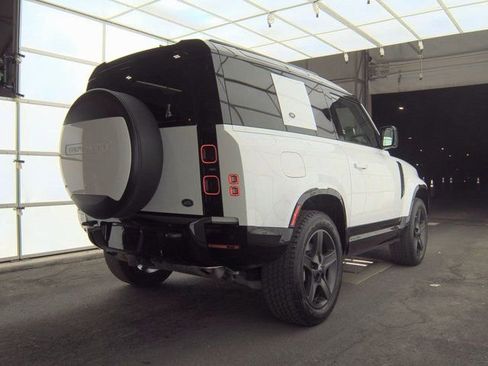 Used 2023 Land Rover Defender 90 X-Dynamic SE image 2