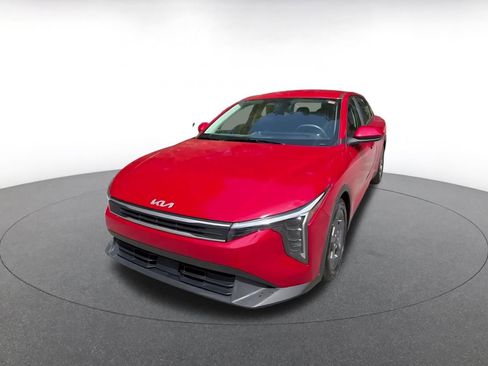 Used 2025 Kia K4 LXS image 7