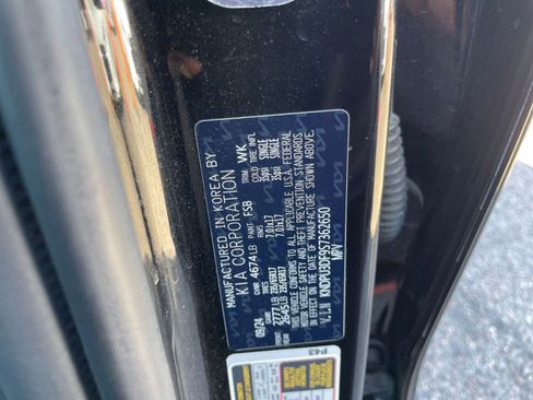 Used 2025 Kia Sportage LX image 28