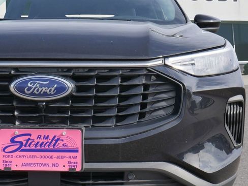 Used 2023 Ford Escape Active w/ Tech Pack #2 AWD/4WD image 17