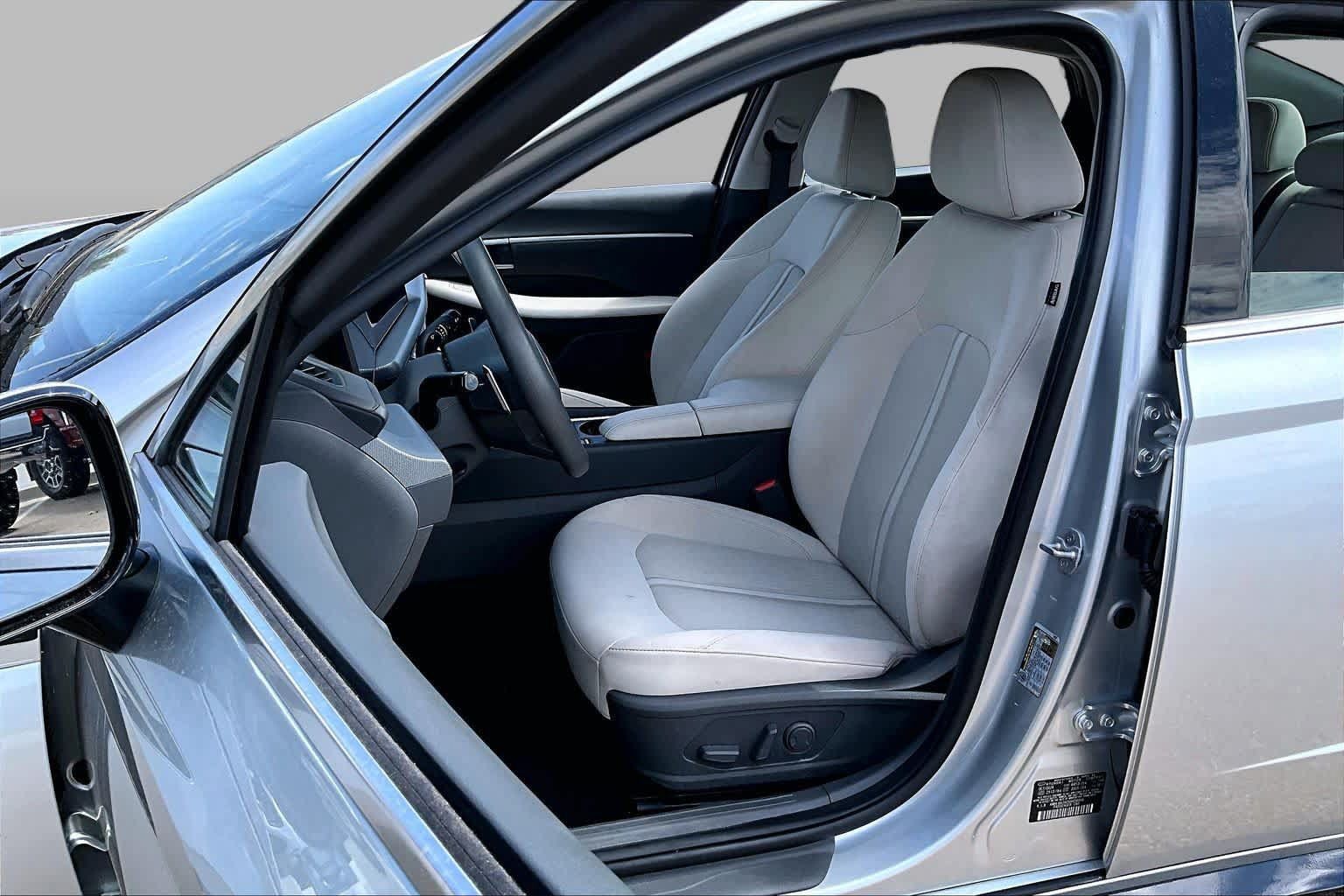 Used 2025 Hyundai Sonata SEL FWD image 8