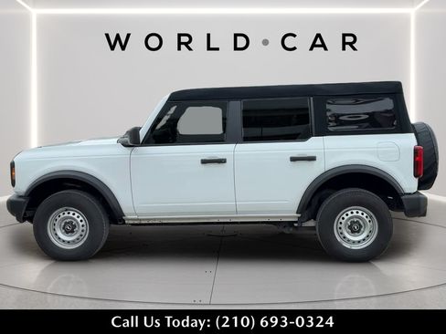 Used 2025 Ford Bronco 4-Door AWD/4WD image 4