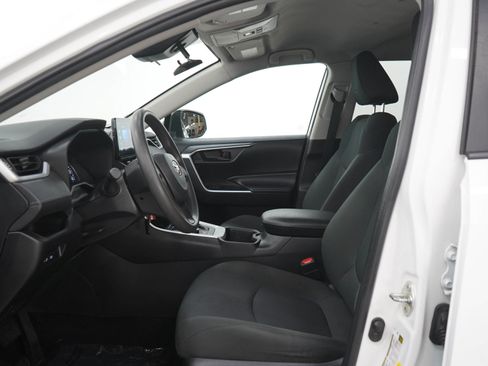 Used 2022 Toyota RAV4 LE AWD/4WD image 22