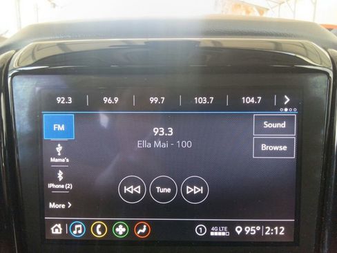 Used 2020 Chevrolet Traverse LT FWD image 25