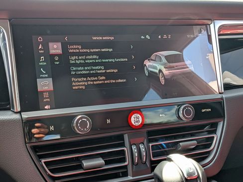 New 2026 Porsche Macan image 19