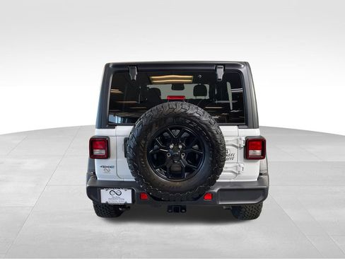 Used 2025 Jeep Wrangler Willys image 8
