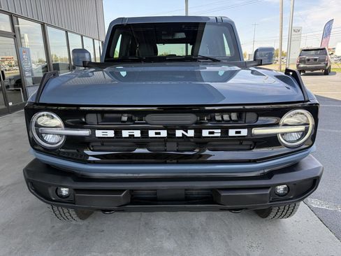 Used 2024 Ford Bronco Outer Banks image 2