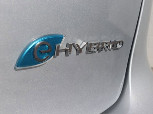 Used 2023 Chrysler Pacifica Limited image 25