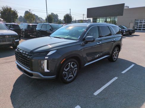 Used 2024 Hyundai Palisade Limited FWD image 4