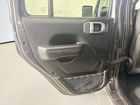 Used 2019 Jeep Wrangler Unlimited Rubicon AWD/4WD image 26