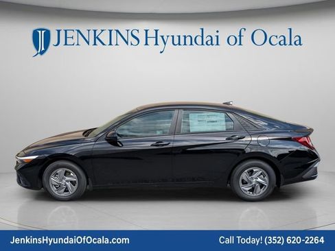 New 2026 Hyundai Elantra SE FWD image 6