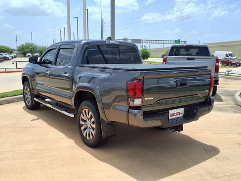 Used 2023 Toyota Tacoma Limited RWD image 2