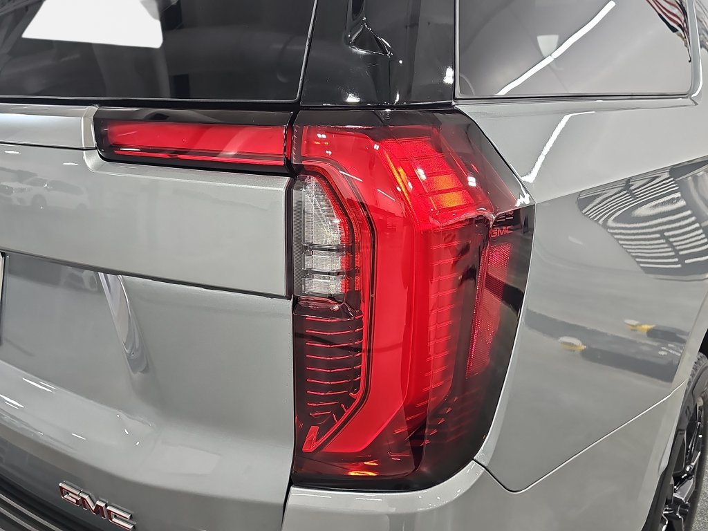 Used 2026 GMC Yukon XL Denali w/ Sun & Power Step Package AWD/4WD image 35