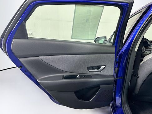 Used 2025 Hyundai Elantra Limited FWD image 27