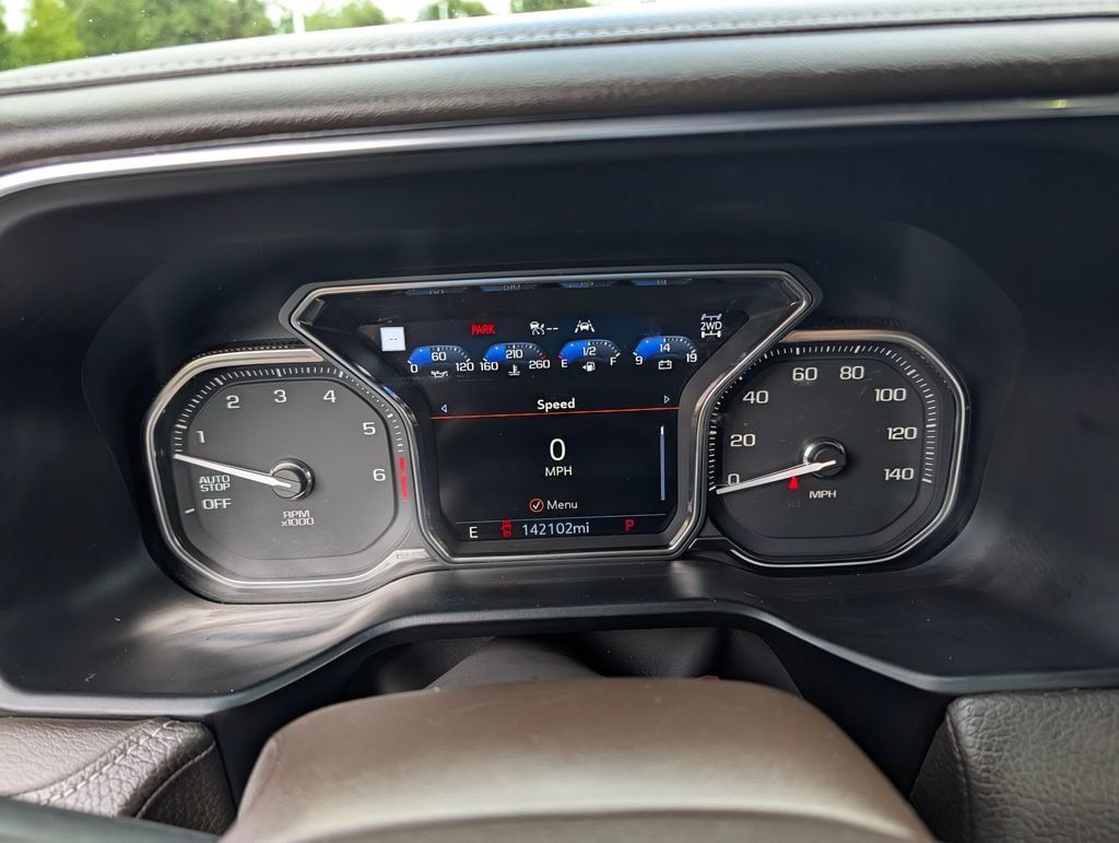 Used 2021 GMC Yukon Denali w/ Denali Premium Package AWD/4WD image 9